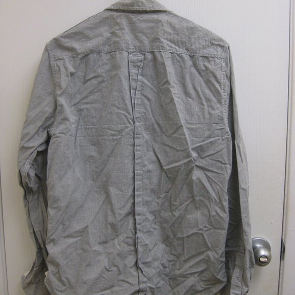 EUC gray and white striped Guess button-up shirt M - Picture 3 of 4